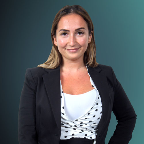 Yasmin-Akpinar-Recruitment-Consultant